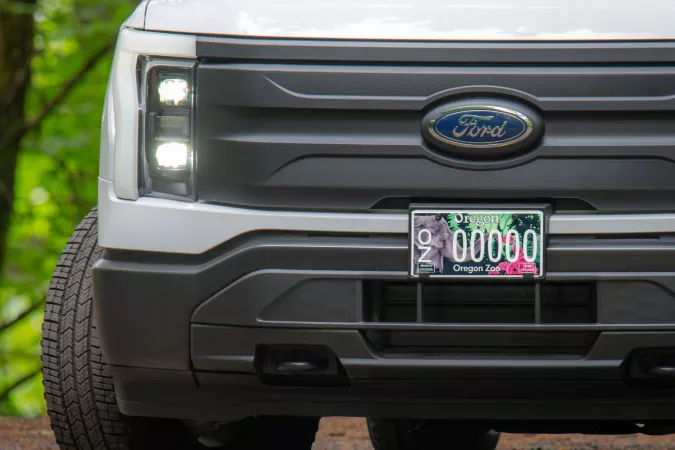 oregon zoo license plate on truck